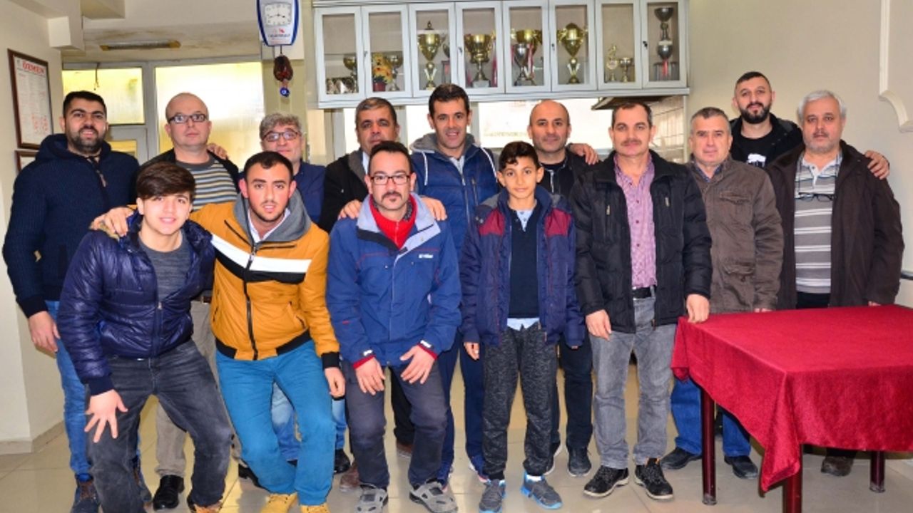 Sağır ve dilsizler okul istiyor