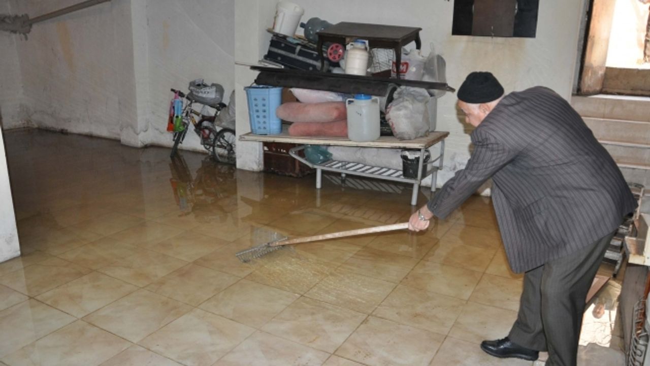 Sığınağı su bastı, vatandaş tepki gösterdi