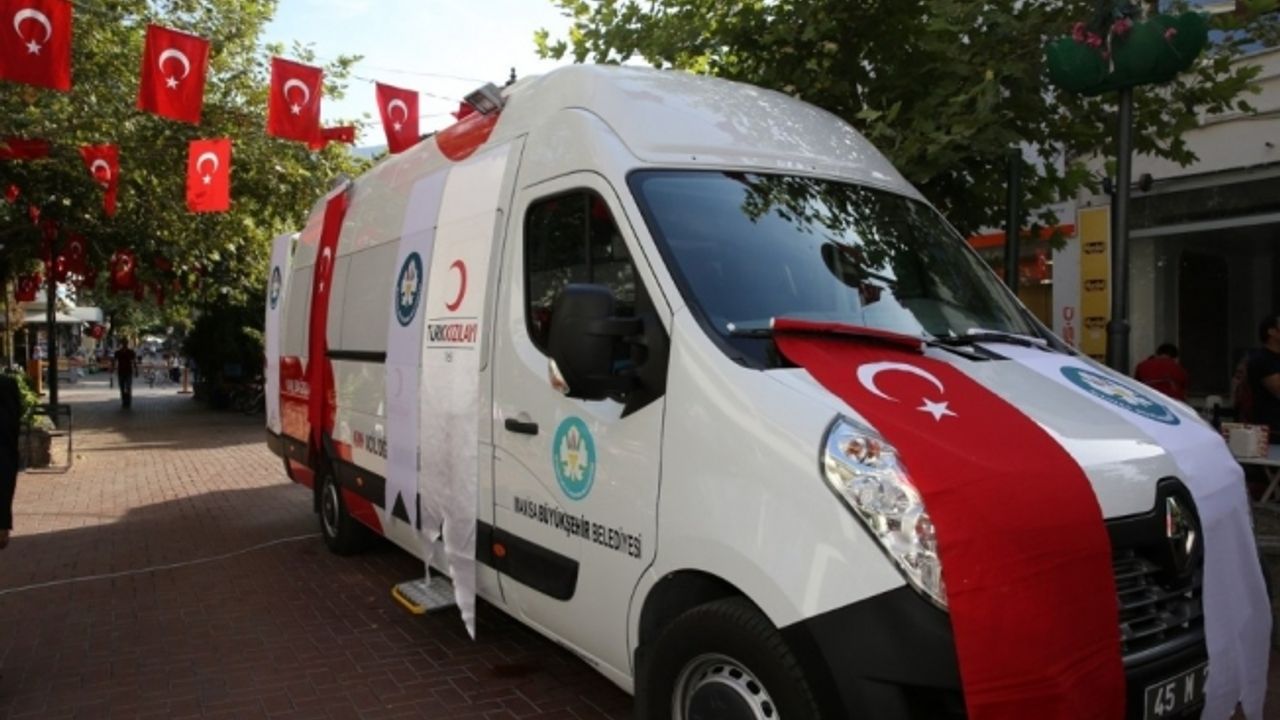 Kızılay, büyükşehirin tahsis ettiği araçla 2 bin 400 ünite kan topladı