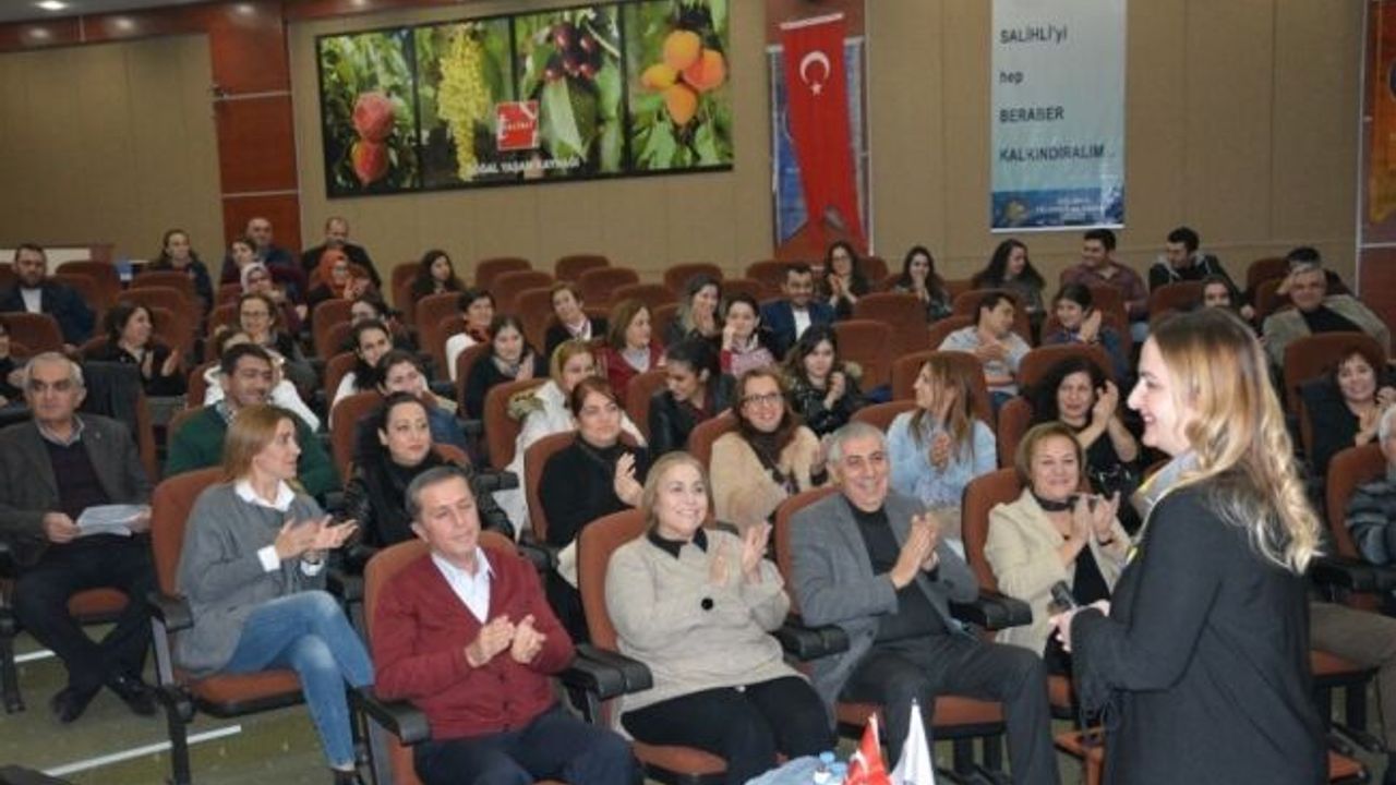 Salihli TSO Kadınlar Birliği’nden ’Etkili Anne-Baba Tutumları’ konferansı