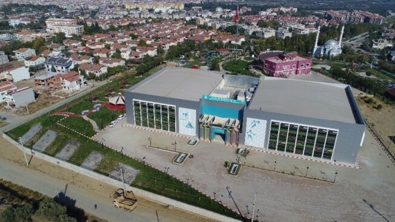 Turgutlu Belediyesi kapalı yüzme havuzu kayıtları başlıyor