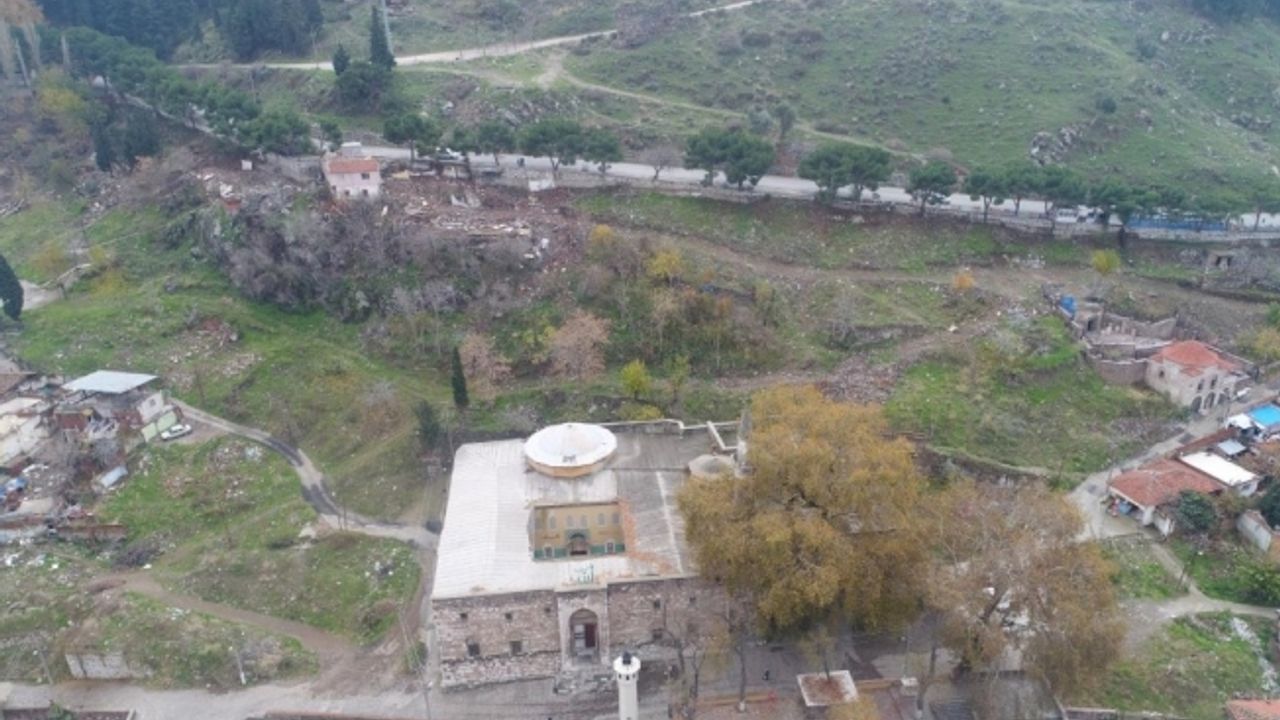 Manisa’daki en eski Türk eseri olan Ulu Caminin heybeti ortaya çıkıyor
