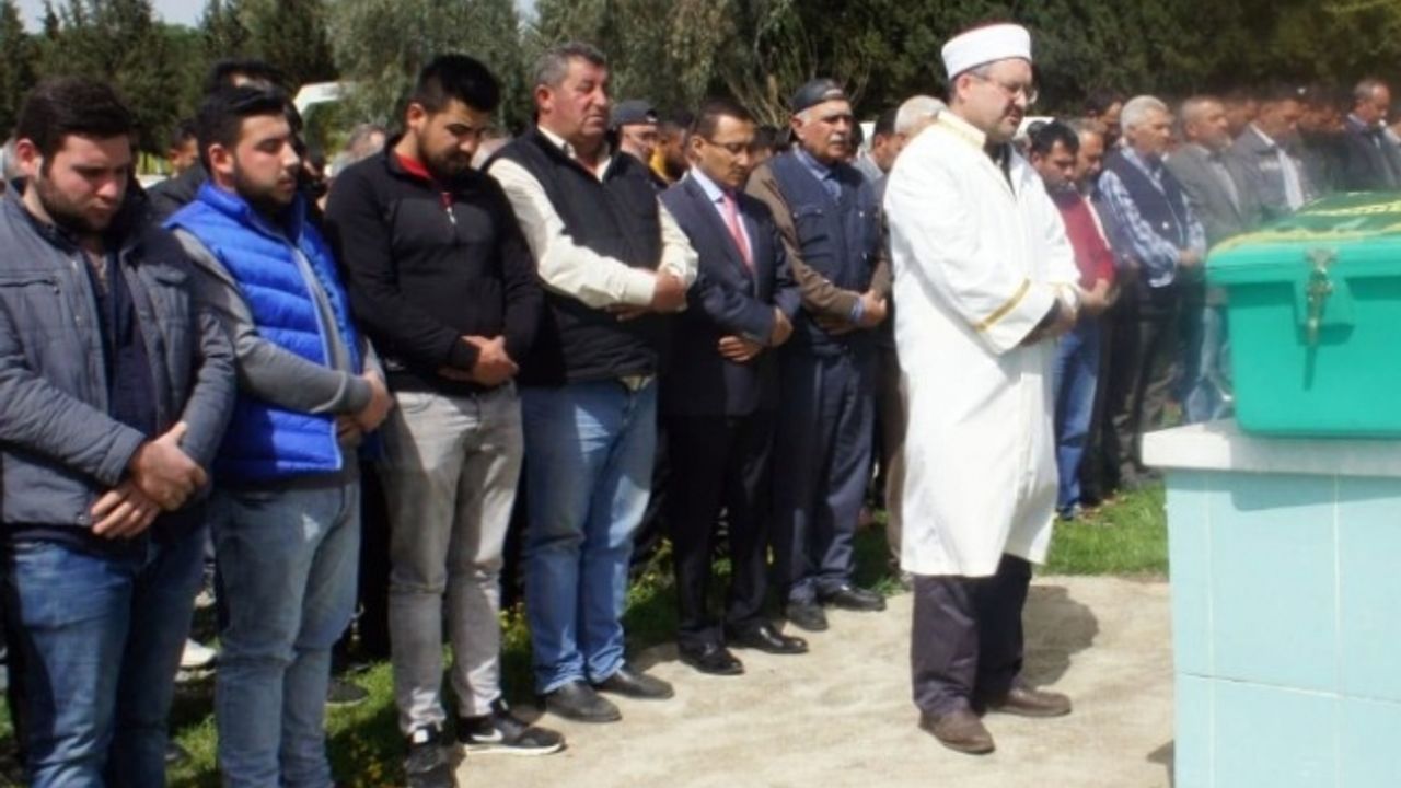 Anne-oğul aynı tabutta son yolculuğuna uğurlandı