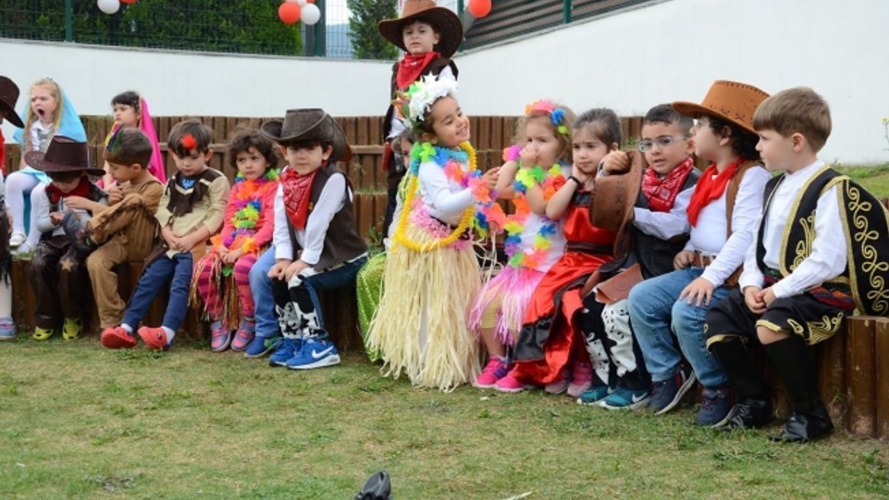 MOSB Anaokulu minikleri 23 Nisan’ı kutladı