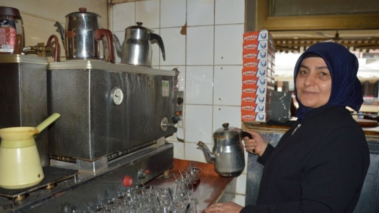 Çay ocağı işletip iki oğlunu mühendis yaptı