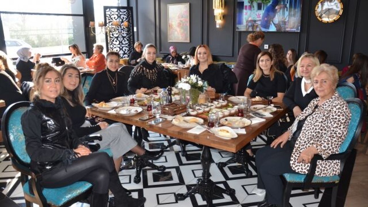 Hem kahvaltı hem de  hayır yaptılar!