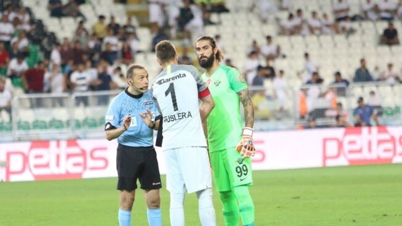 Akhisarspor’da kaleci Fatih Öztürk, kadro dışı kaldı