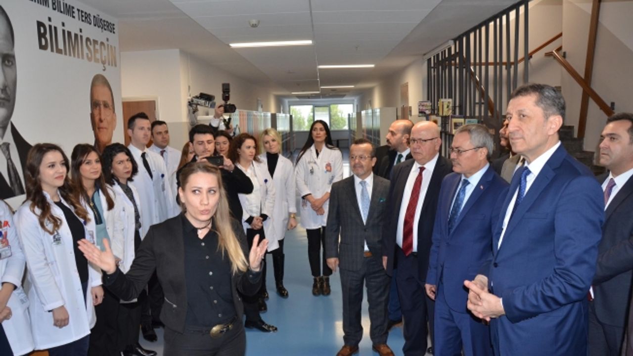 Milli Eğitim Bakanı MOSTEM'e hayran kaldı!