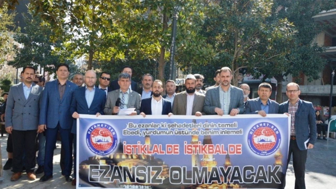 Manisa’dan ’İstiklal de istikbal de ezansız olmayacak’ pankartı