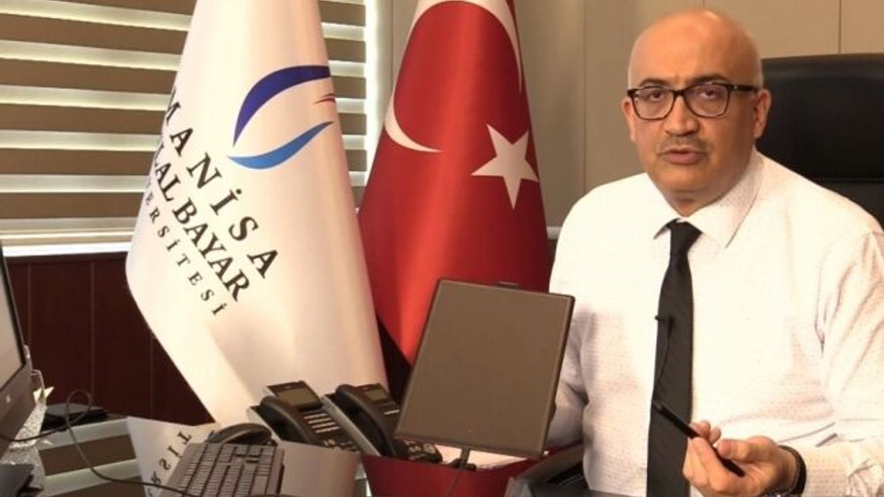 MCBÜ’de ilk uzaktan eğitimi Rektör Ataç verdi