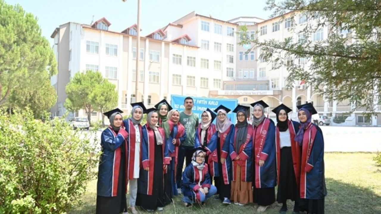 İlk mezunlarını veren Şehit Fatih Kalu’dan YKS’de büyük başarı