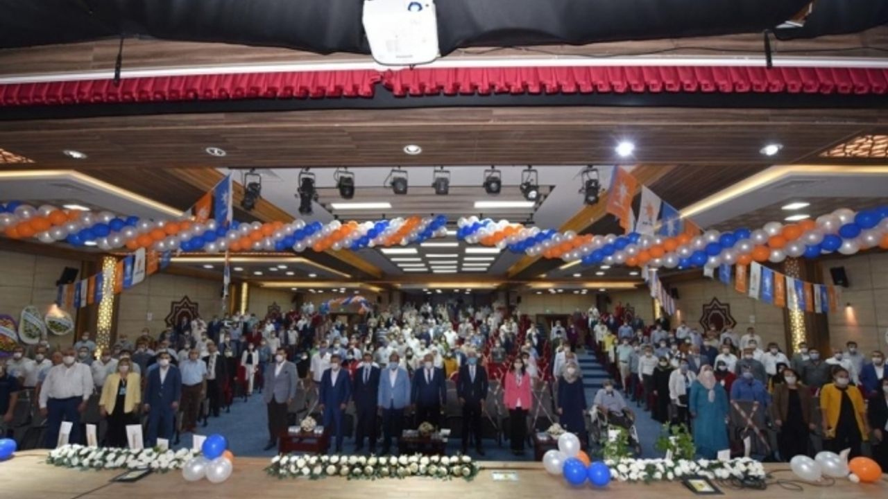 AK Parti Yunusemre’de Katıöz ile ’yola devam’ dedi