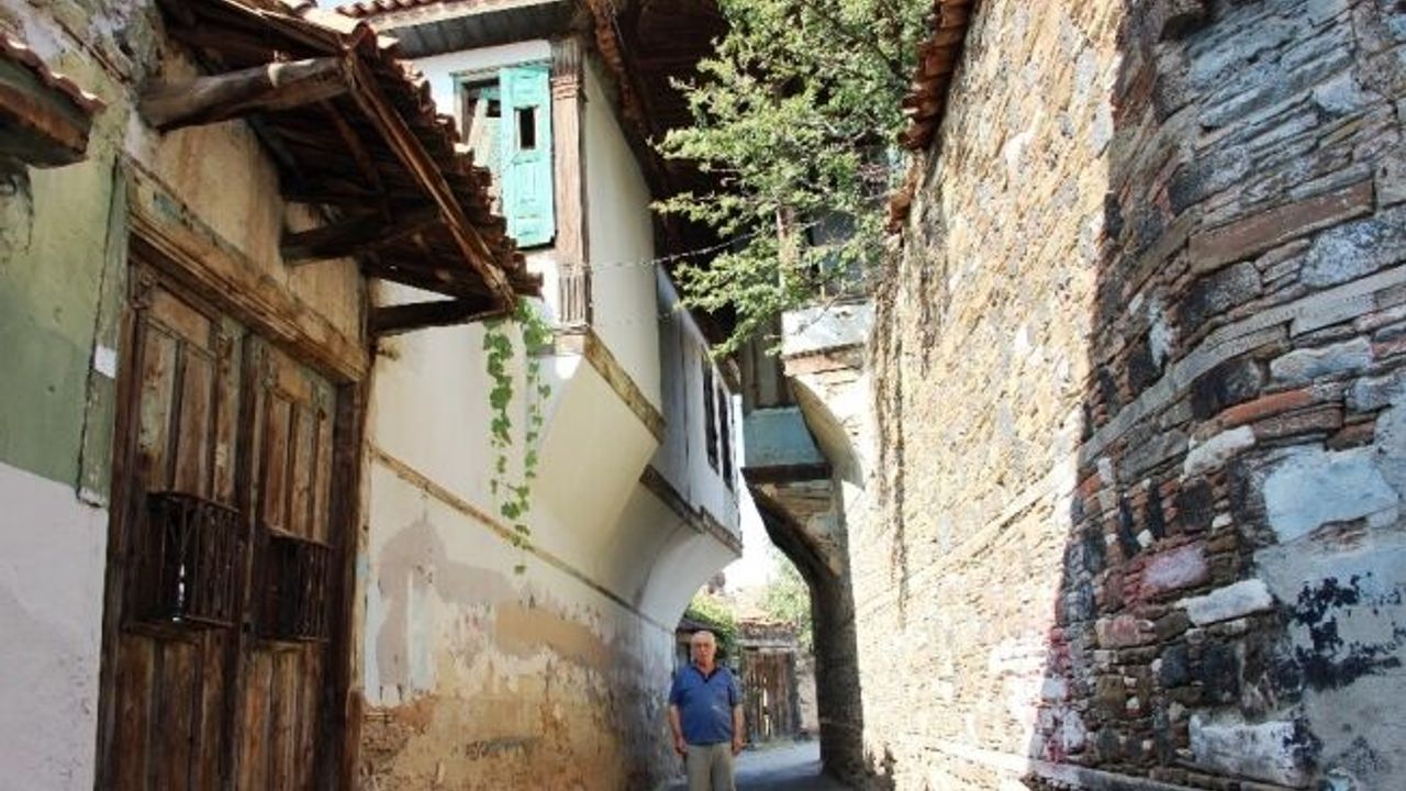 Tarihi Kula evleri yok olma tehlikesiyle karşı karşıya