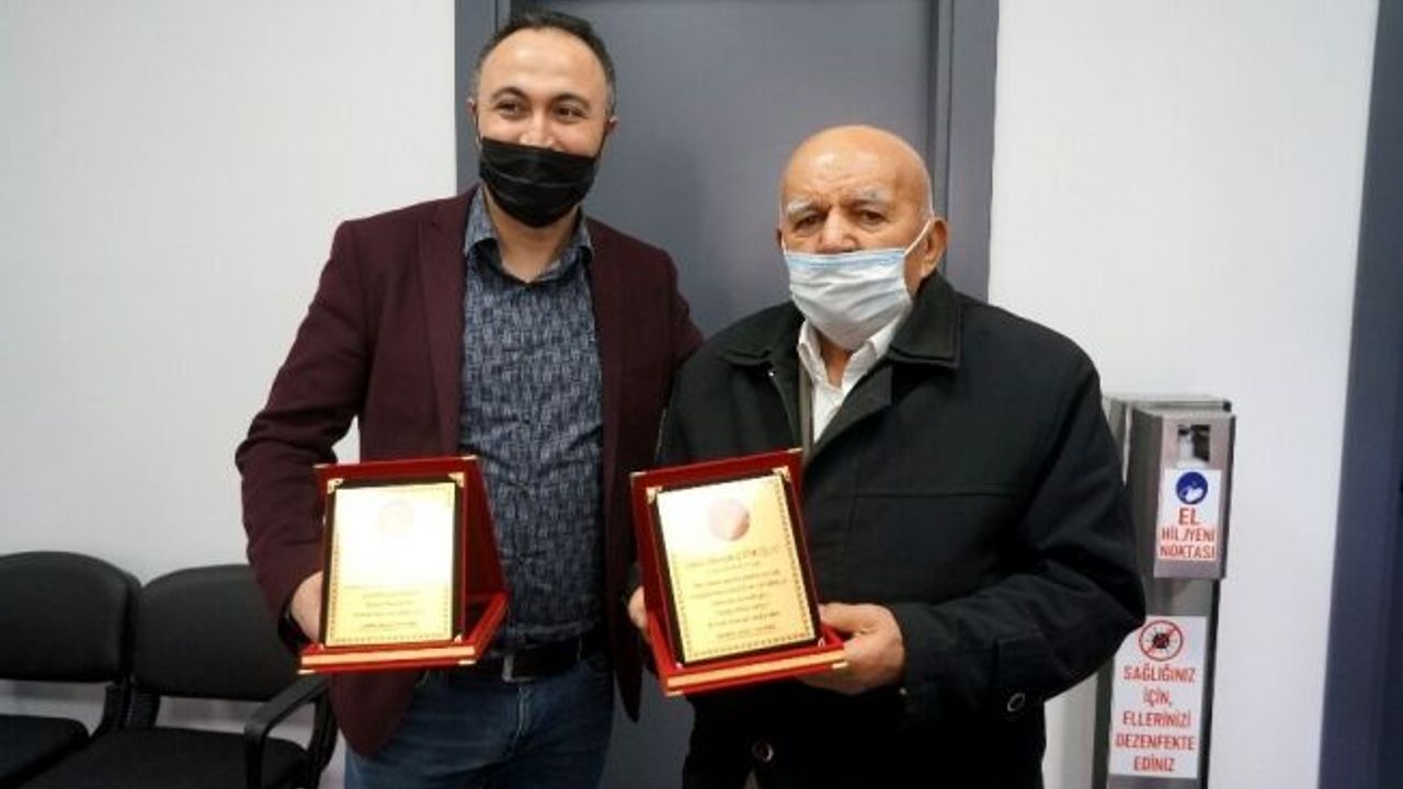 Dede ve torun hayır işlerinde yarışmaya başladı