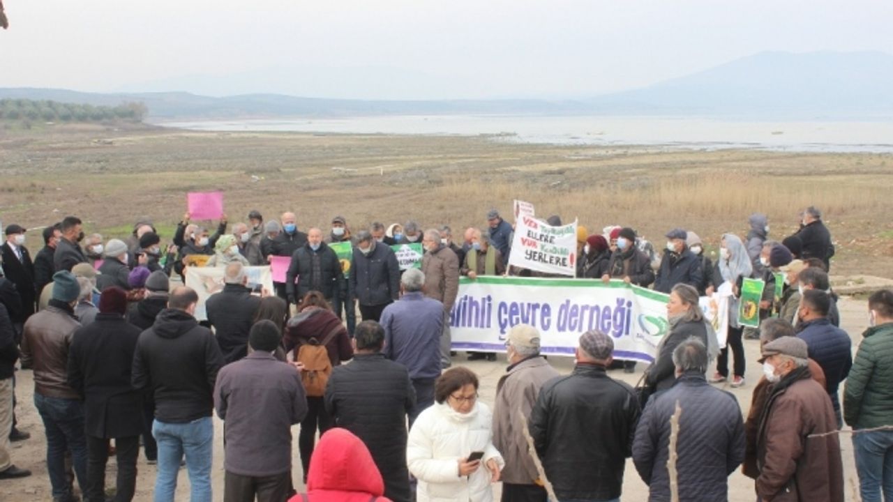Manisa’nın kuş cenneti göz göre göre yok oluyor