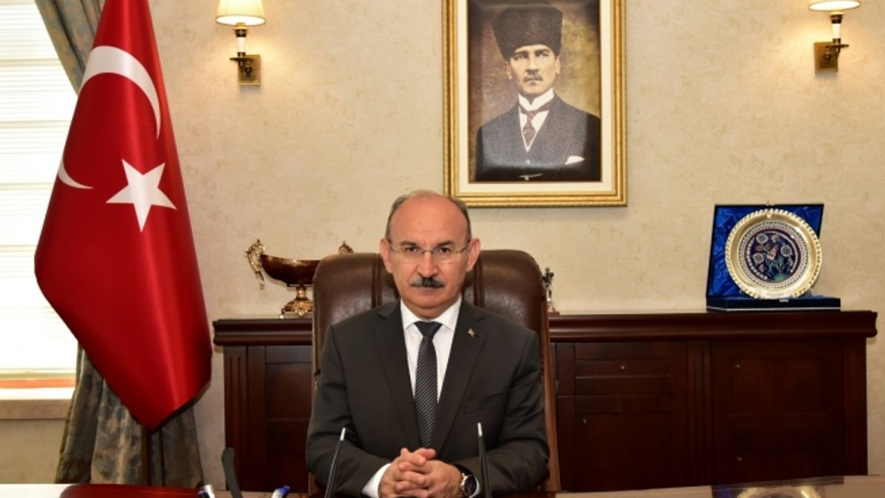 Manisa Valisi açıkladı: "Hastanede tedavi gören hastaların yüzde 88’i aşısız"