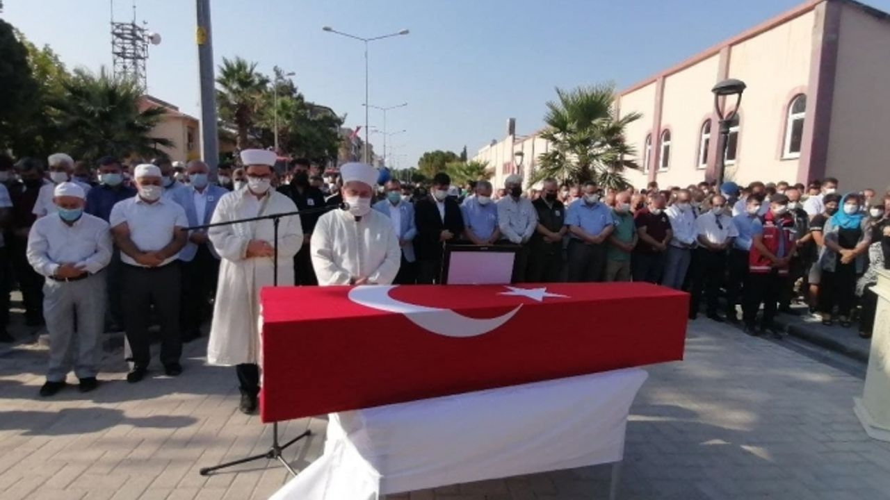 Orman şehidi babasını avukat cübbesiyle ebediyete uğurladı