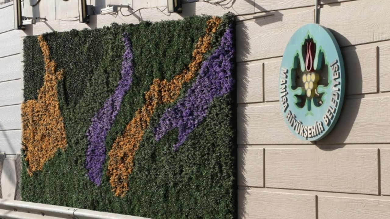 Devlet Bahçeli Kavşağı dikey bahçe ile yeşilleniyor