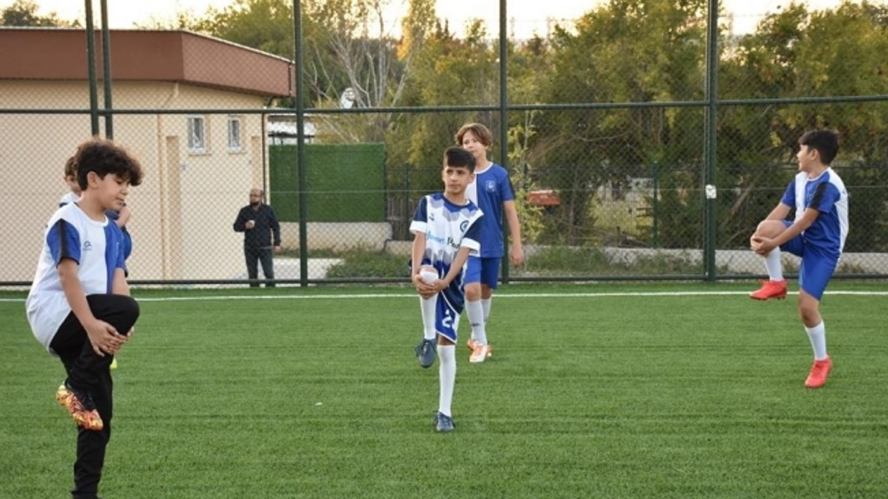 Emin Kaçar Spor Tesisleri amatörün yeni adresi oldu