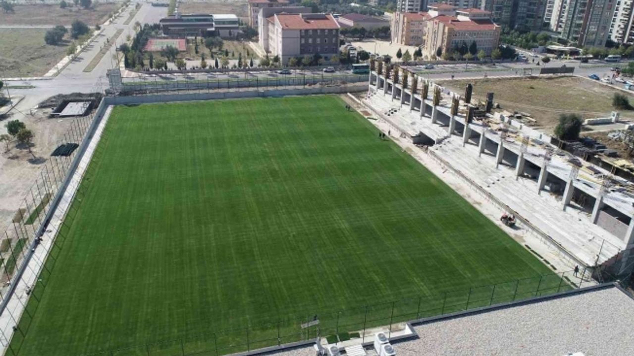 Fikri Bayrıl Spor Tesisi hizmete girmek için gün sayıyor