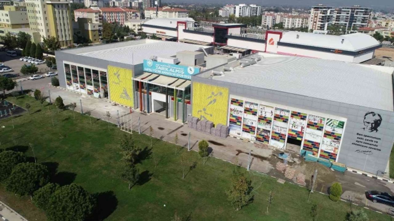 Tarık Almış Kapalı Yüzme Havuzu ve Spor Tesisi yenileniyor