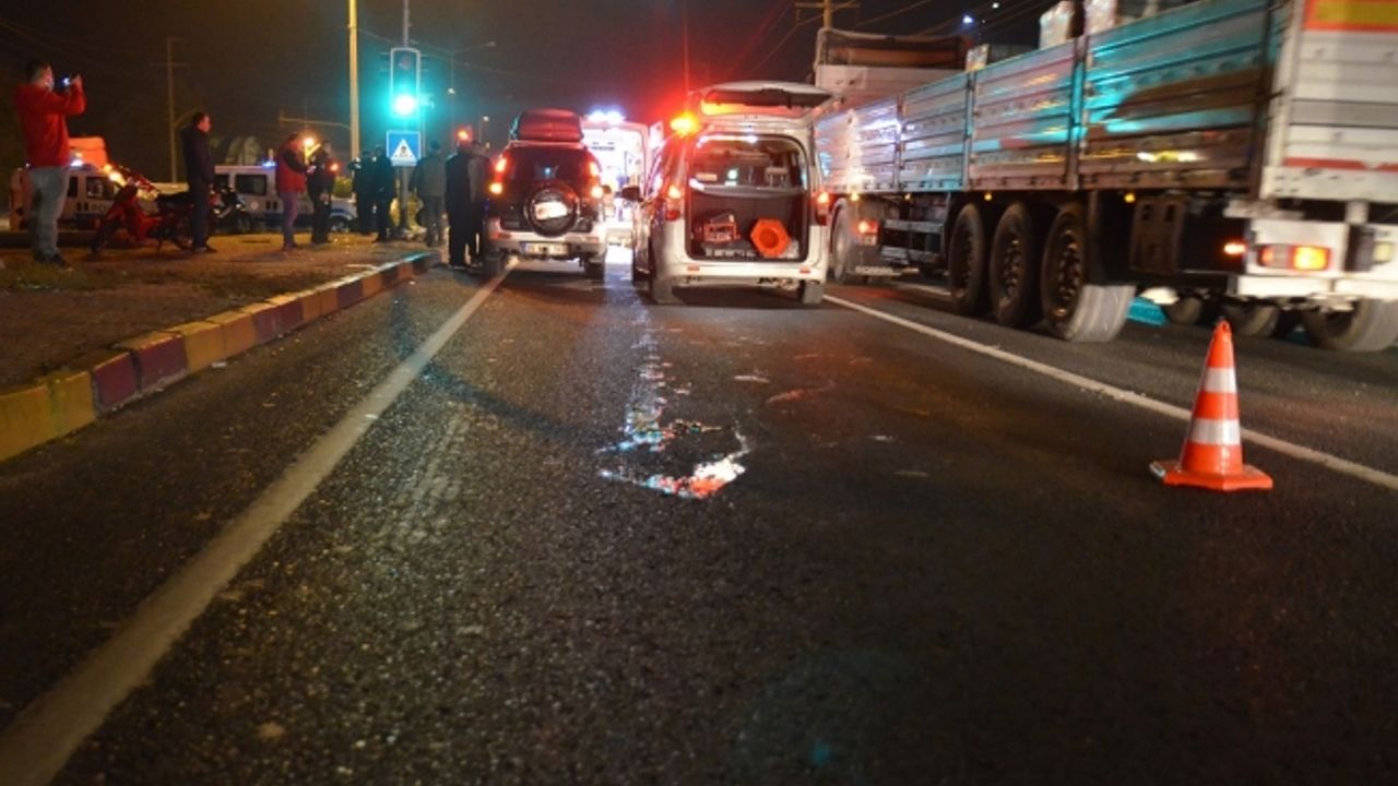 Tırın çarpması ile metrelerce fırlayan yaya hayatını kaybetti