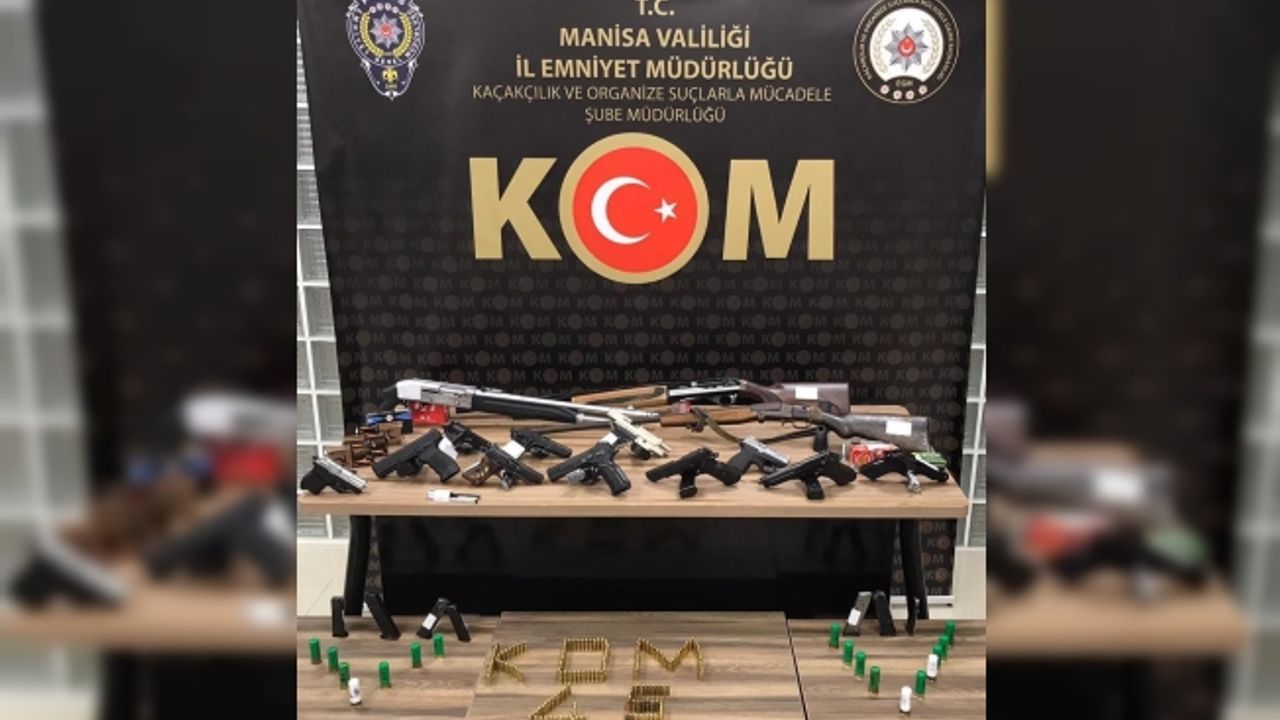 Manisa merkezli silah kaçakçılarına operasyon: 22 gözaltı