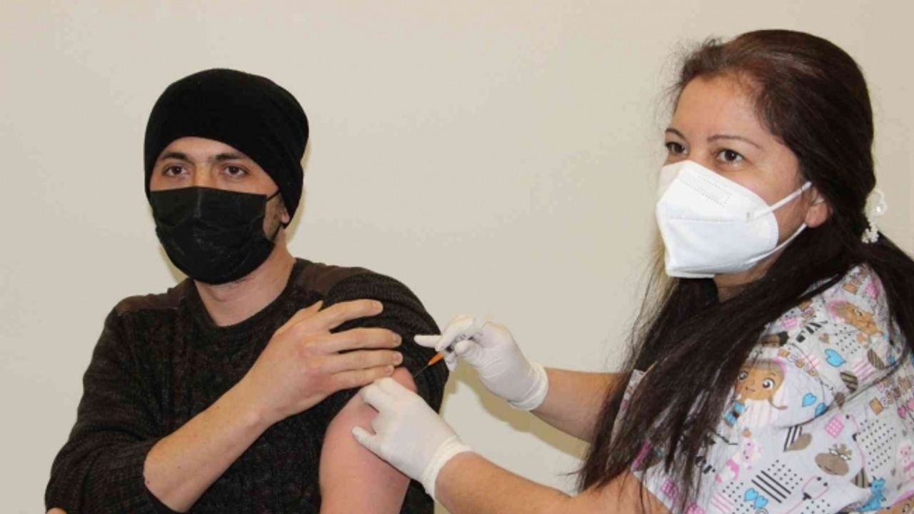 Manisa’da TURKOVAC’a büyük ilgi: 4 bin kişi aşılandı