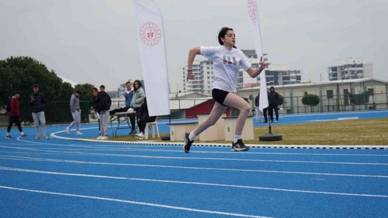 Manisa’da Okul Sporları Atletizm İl Birinciliği yarışmaları yapıldı