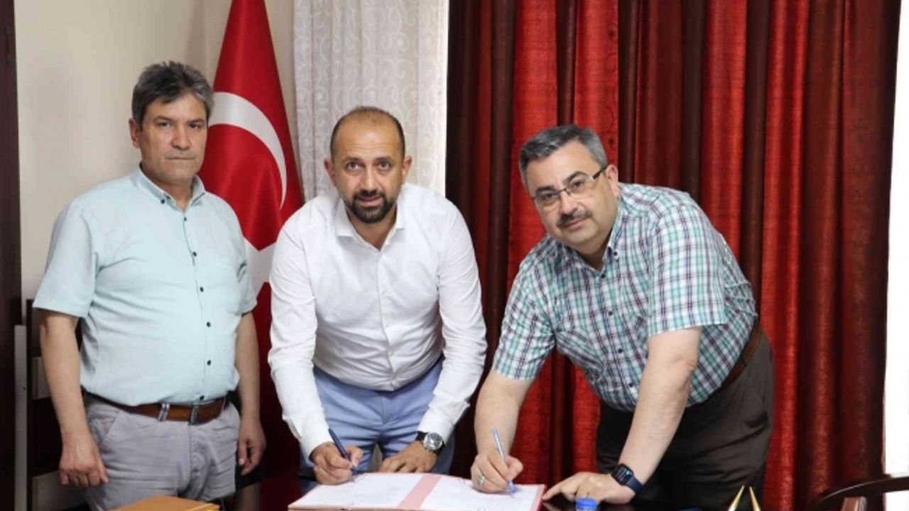 Hizmet-İş Kırkağaç’ta ek protokolü imzaladı