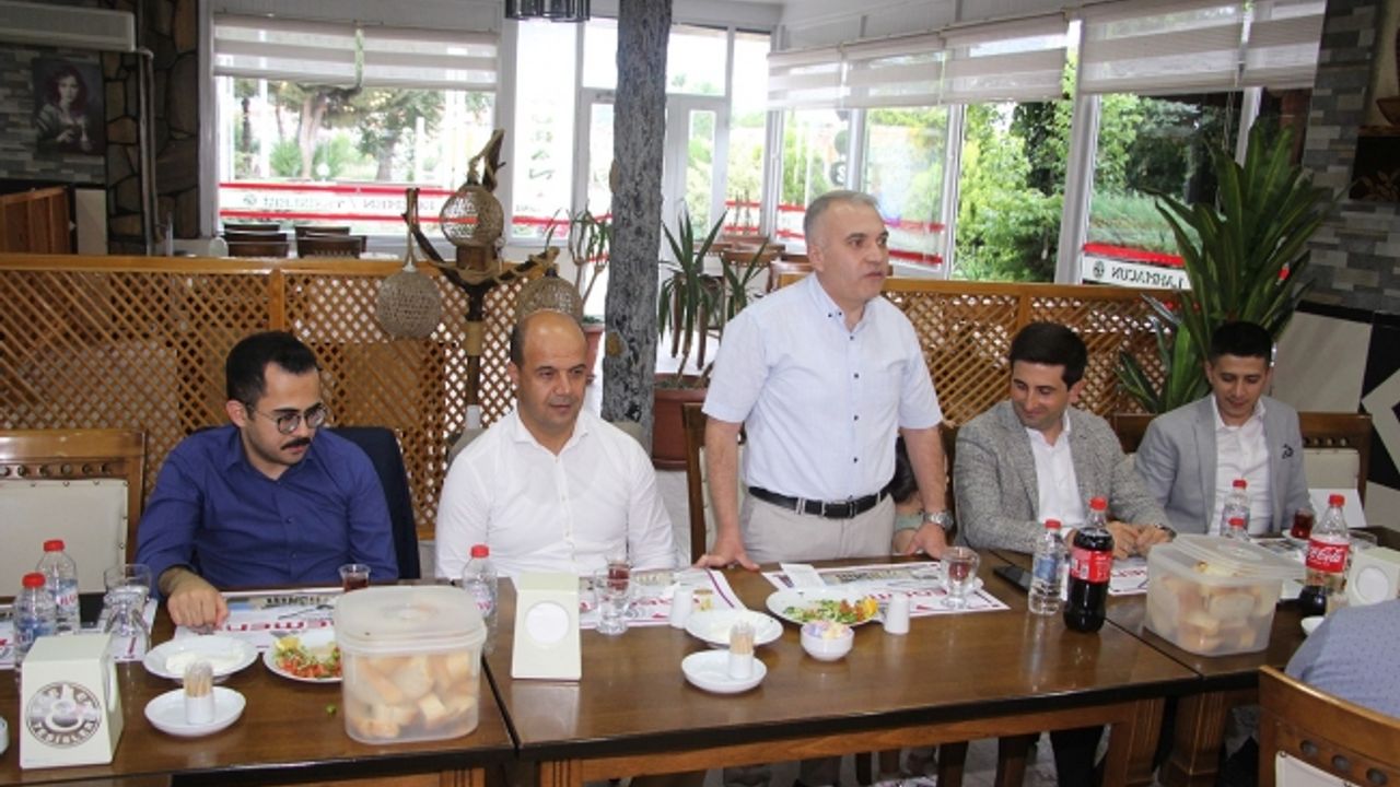 Kula’da tayini çıkan hakim ve savcılar için veda yemeği