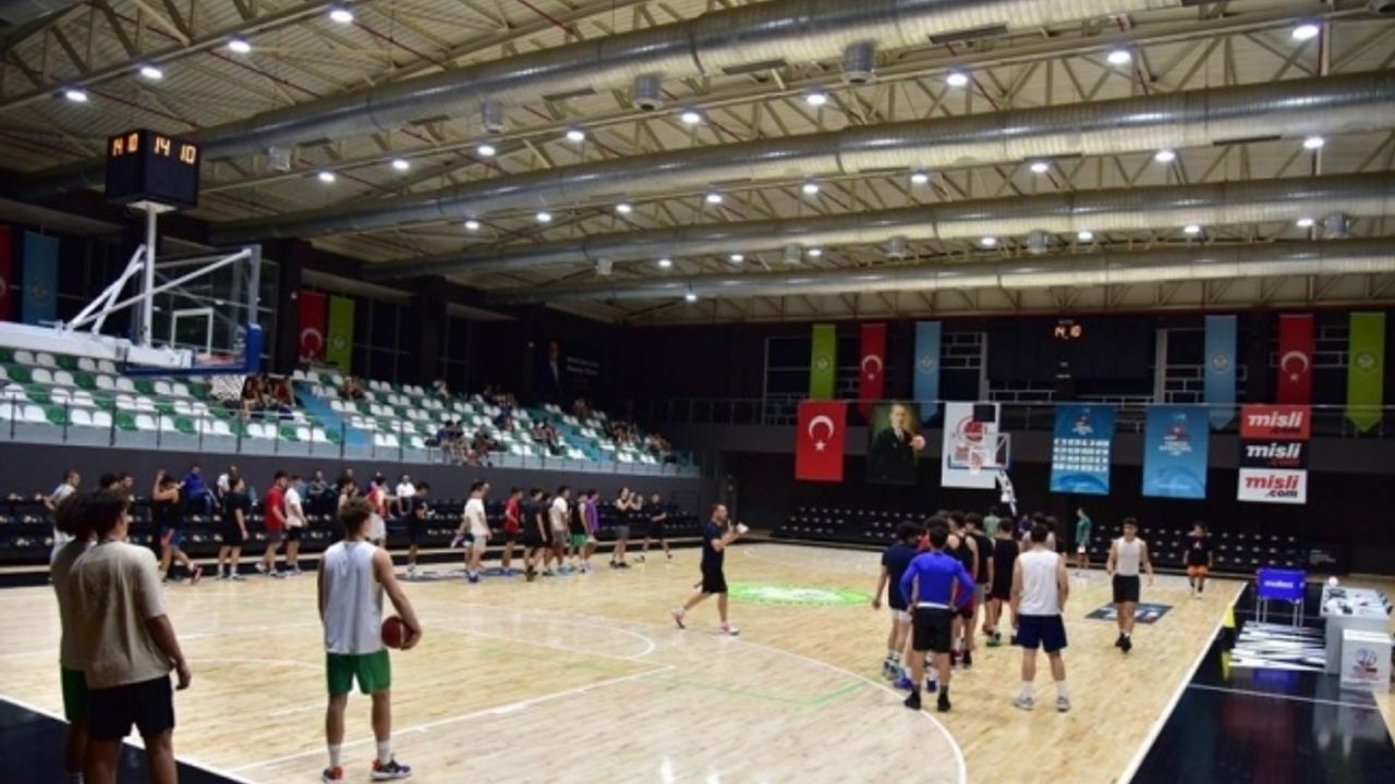 Manisa BBSK’nın BGL takımına girmek için kıyasıya rekabet