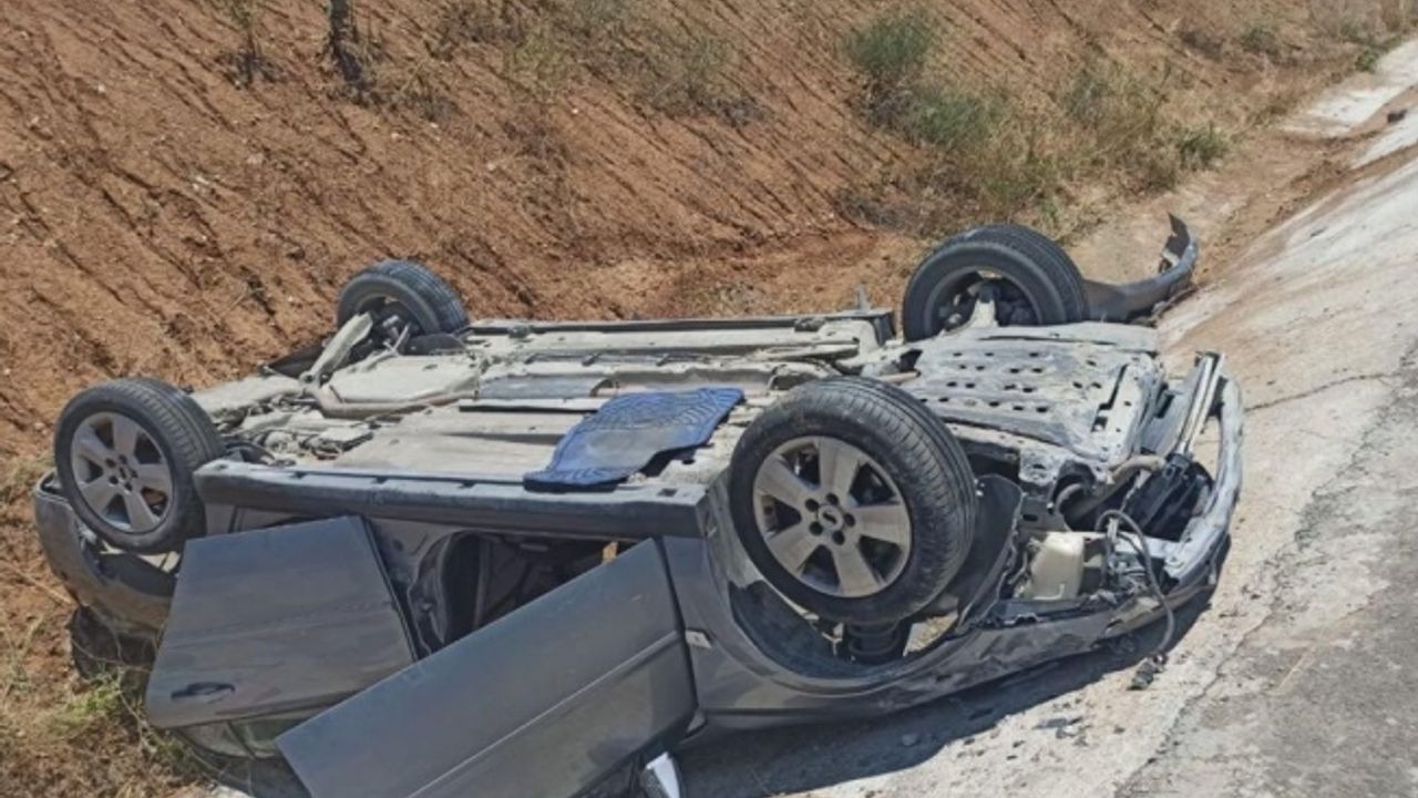 Manisa’da kontrolden çıkan otomobil takla attı: 4 yaralı