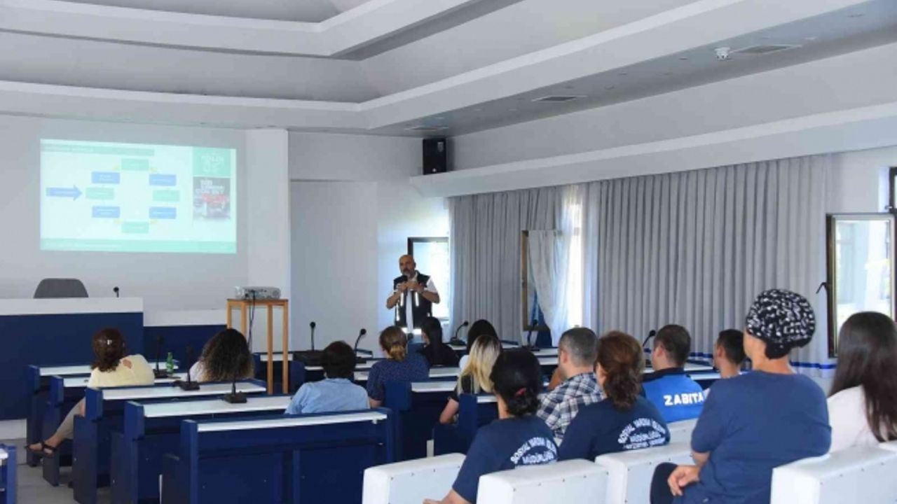 Salihli Belediyesi’nde ’En İyi Narkotik Polis: Anne’ eğitimi verildi