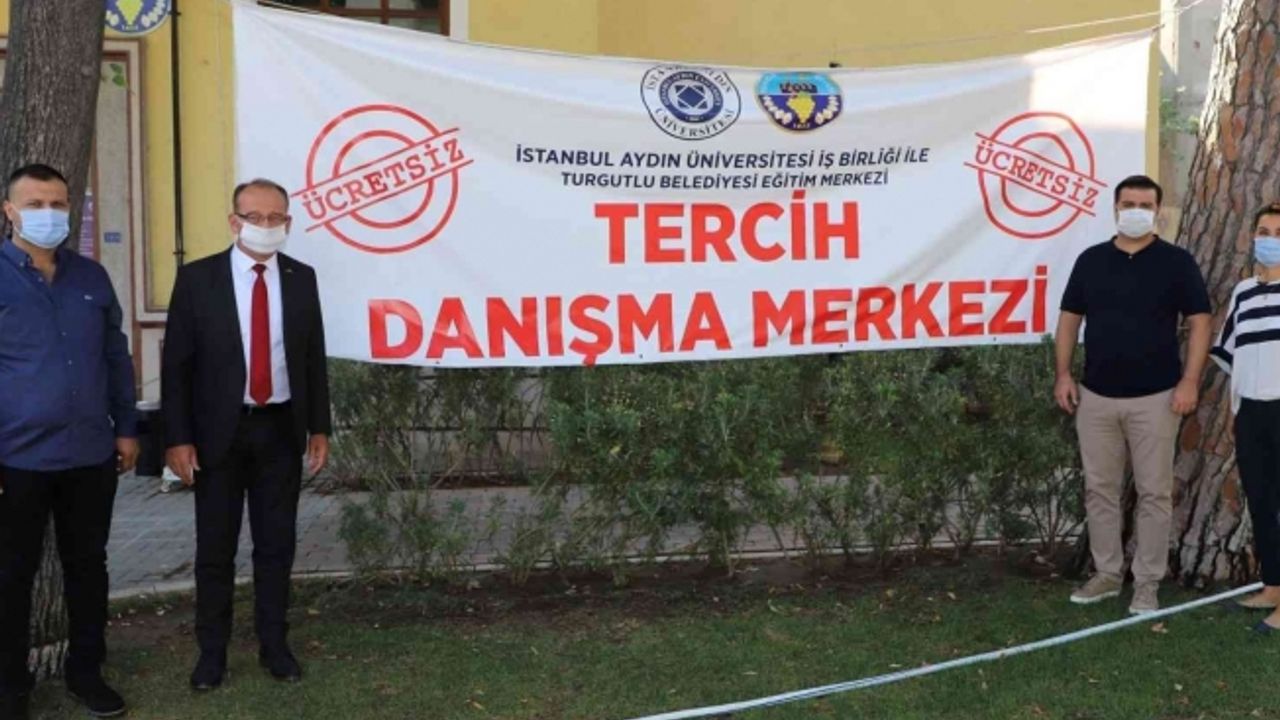 Turgutlu Belediyesi gençlere tercih desteğini bu yılda sürdürecek