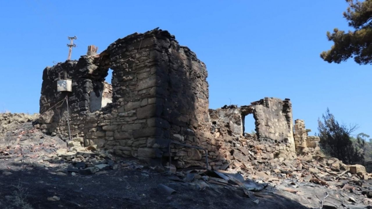 Yangın dehşetini yaşayan Gördes’ten iç yakan kareler