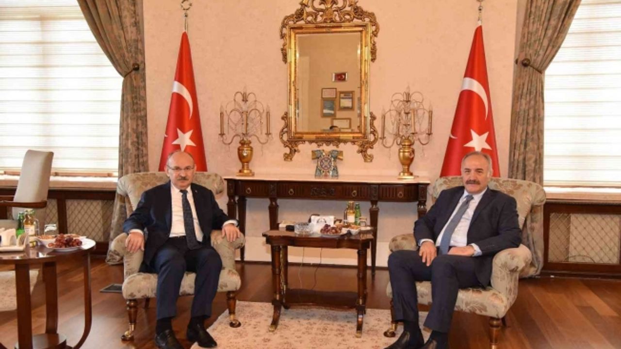 Milli Güvenlik Kurulu Genel Sekreteri Seyfullah Hacımüftüoğlu Vali Karadeniz’i ziyaret etti