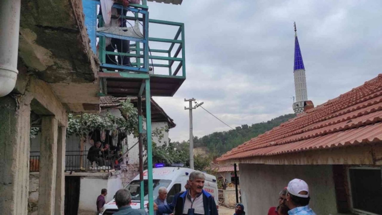 Selendi’de asansöre sıkışan yaşlı kadın hayatını kaybetti