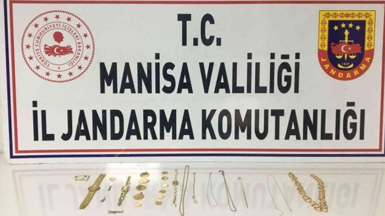 Tadilat yaptıkları evden 200 bin liralık altın çaldılar