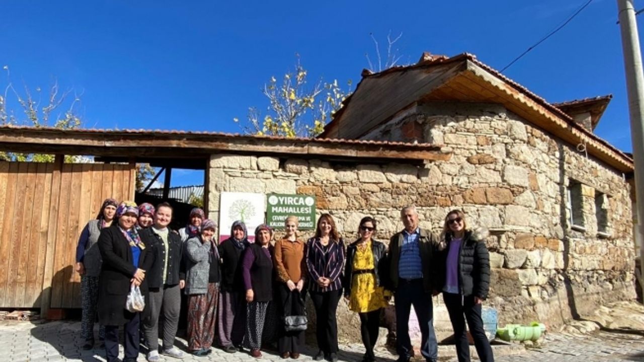 Manisa Büyükşehir’in ’kadına şiddete hayır’ toplantıları sürüyor
