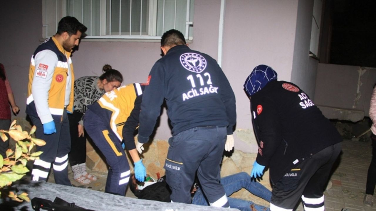 Otomobil ile motosiklet çarpıştı: 1’i ağır 2 yaralı