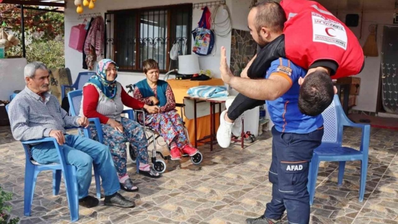 Yatağa bağımlı hastaların yakınlarına acil durum eğitimi