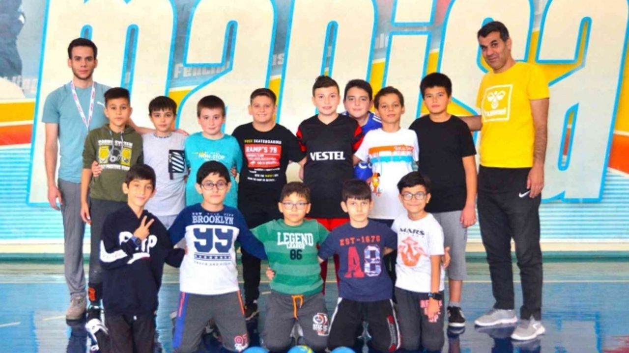 Yunusemre’den hentbolda altyapı atağı