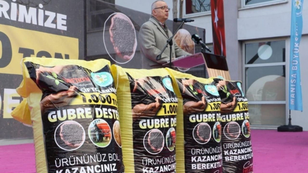 Manisa Büyükşehir Belediyesinden üreticiye bin ton gübre desteği