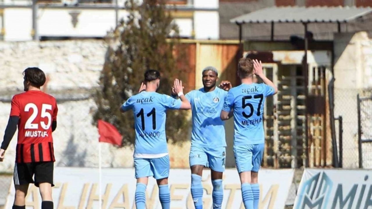 Manisa FK, hazırlık maçında Turgutluspor’u 3-2 mağlup etti