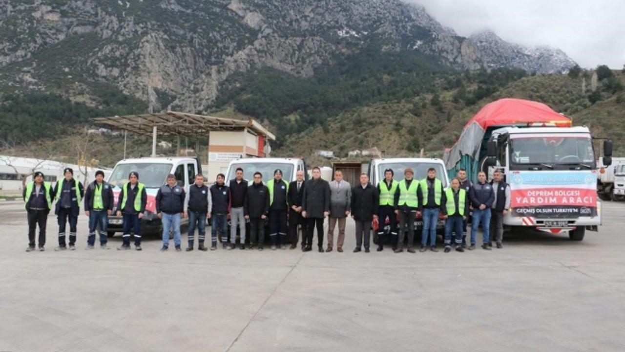 Manisa’dan deprem bölgesine personel ve araç sevk edildi