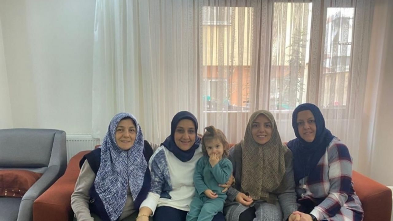 Hak-İş, ’Kadınlar Günü’nde depremzede aileleri ziyaret etti