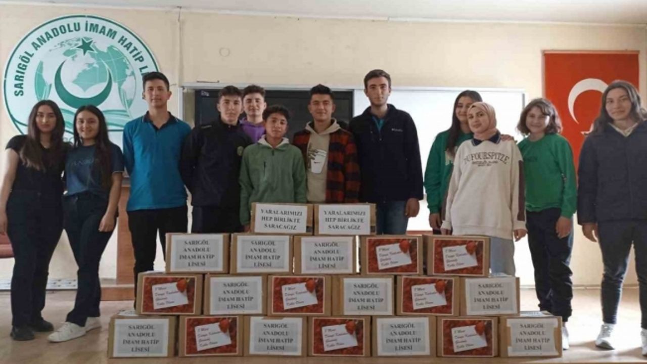 Sarıgöl Anadolu İHL’den depremzede ailelere ’Kadınlar Günü’ yardımı