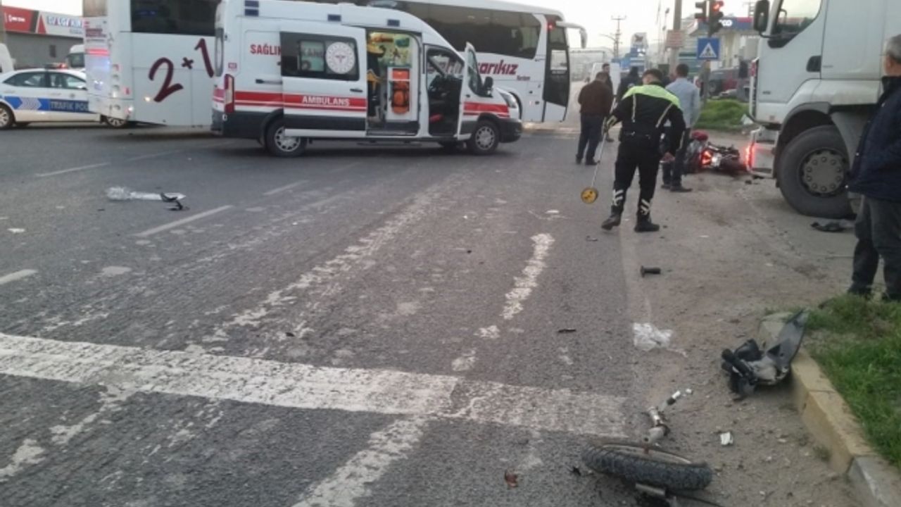 Turgutlu’da iki motosiklet çarpıştı: 2 ölü, 1 ağır yaralı