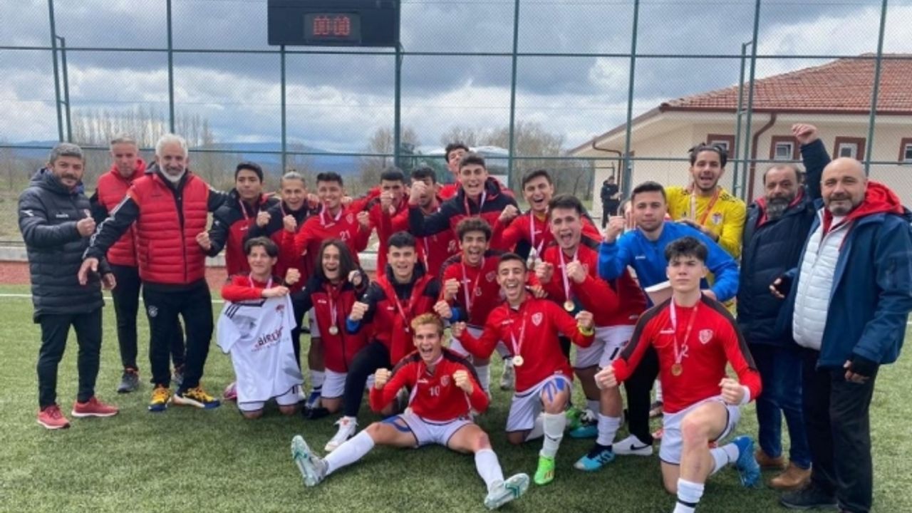 Manisa Spor Lisesi, Türkiye Yarı Finallerine katılmaya hak kazandı